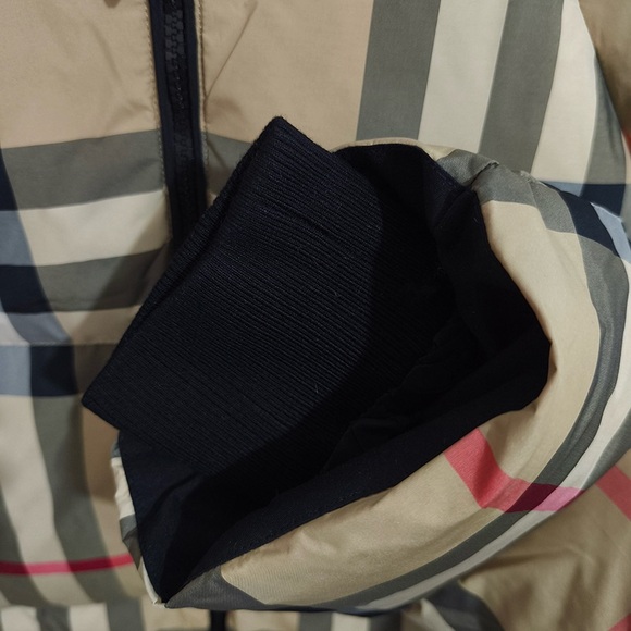 Burberry Checked Short Down Jacket - Picture 4 of 8